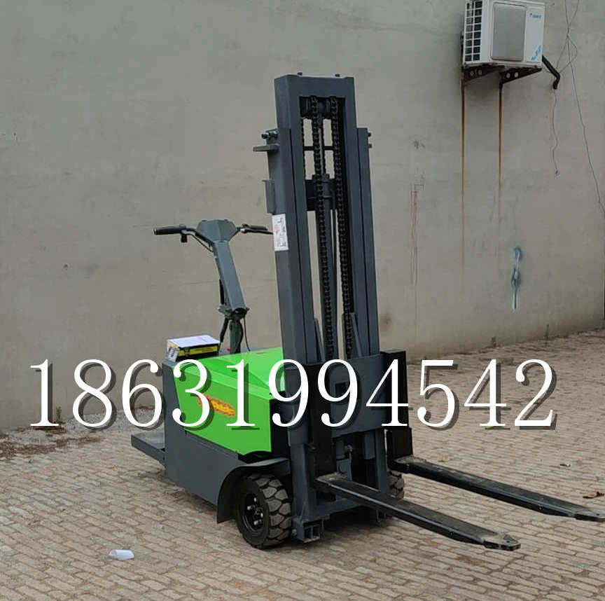 庆阳市优程全电动叉车插腿式堆高车液压装卸车1.5吨升高小型站驾式铲车